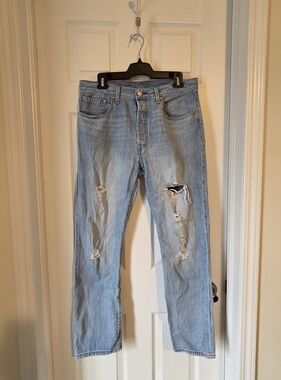 Levi’s 501 Original Fit Jeans 31x28 Distressed Light Wash Straight Leg